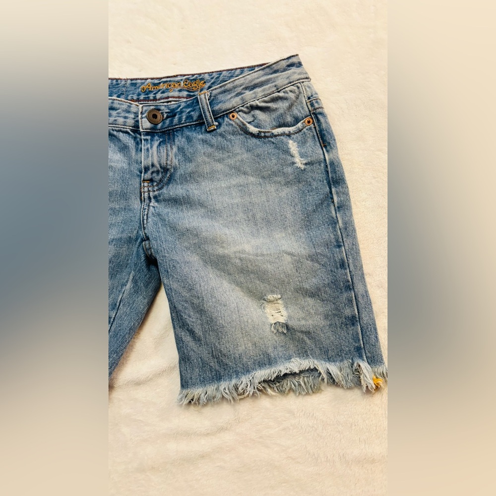 American Eagle Outfitters Vintage Women's Frayed Hem Jean Shorts EUC Size 2 - Picture 6 of 7